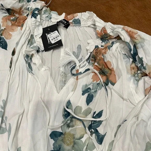 NWT Romper - Picture 2 of 3